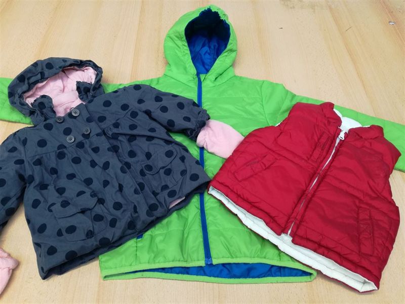 Second hand dětské bundy a vesty zimní A+B, Opatex